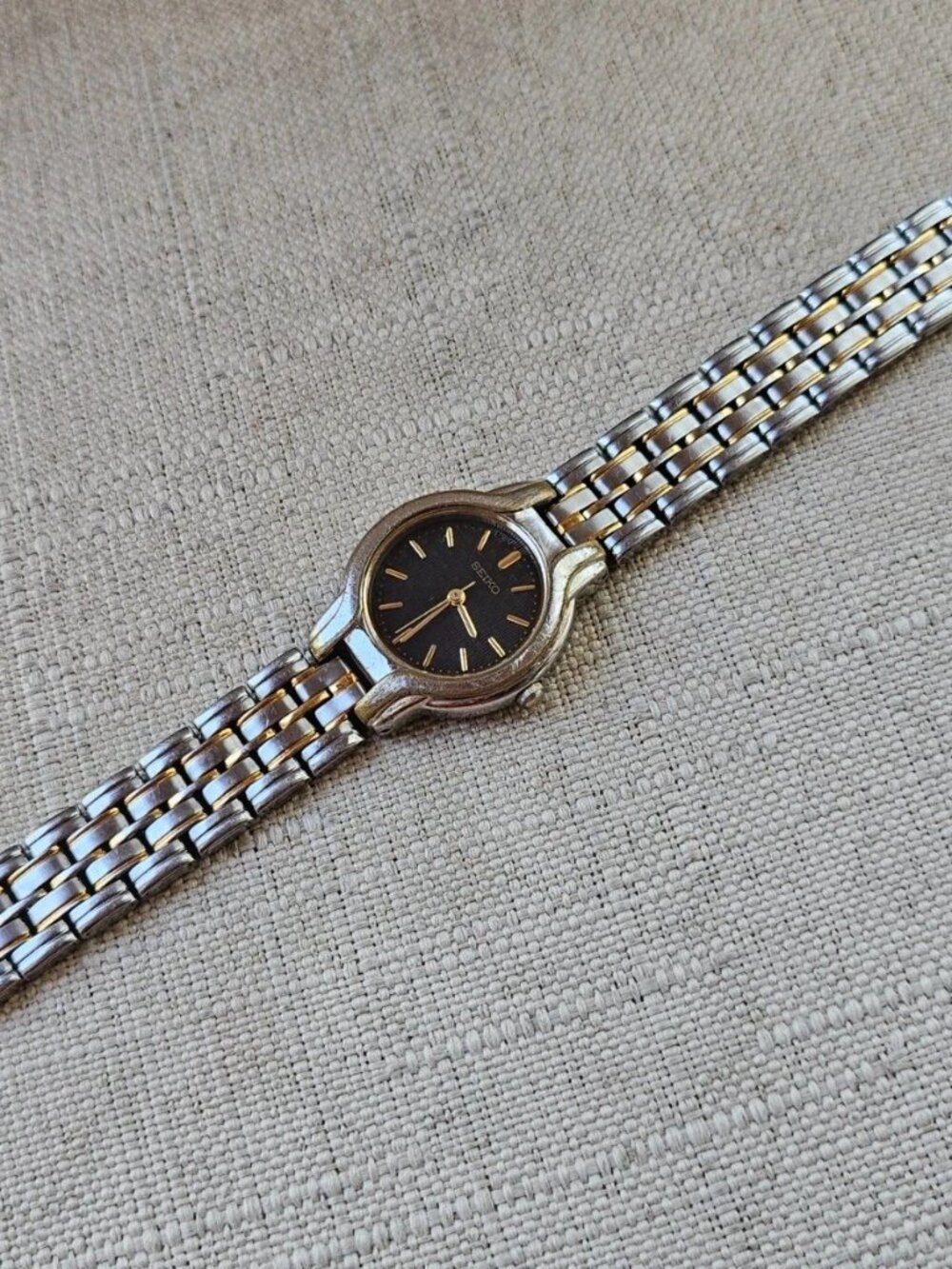 Vintage Seiko Ladies Wristwatch Gunmetal/Gold Tone Quartz Analog Wrist Watch - Picture 6 of 11